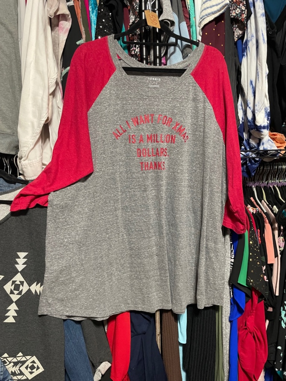 #550 size 5 torrid classic fit Gray graphic Tee Raglan Sleeves and Printed Front